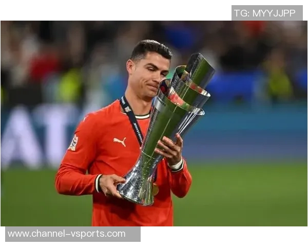 C罗荣获葡萄牙环球声望奖在社交媒体分享喜悦与感激之情