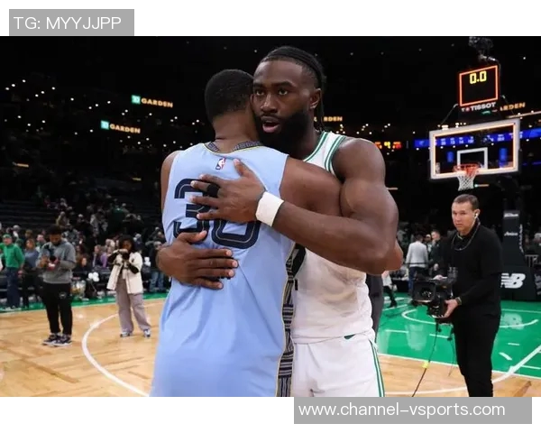 杰伦布朗回忆与斯玛特共战岁月感叹他身穿湖人球衣的奇妙感觉