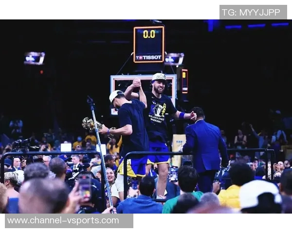 水花兄弟的情感纠葛库里与克莱常规赛对决战绩揭秘