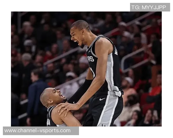 文班亚马狂砍39分9篮板3助攻2盖帽末节独得12分助球队致胜