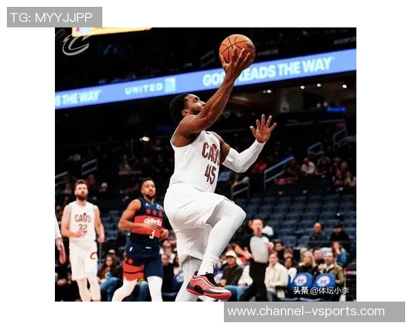 米切尔状态低迷半场仅得5分球队陷入困境需寻求突破