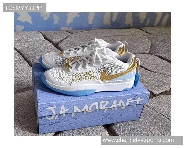 Nike推出多款圣诞特别配色球鞋詹姆斯库里杜兰特莫兰特文班代言款齐亮相