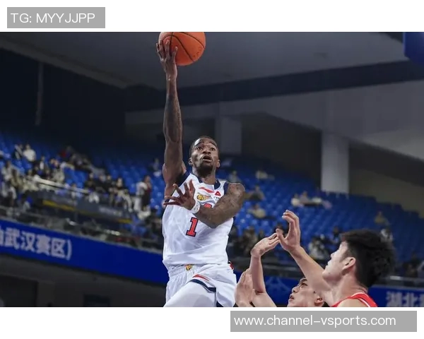 广东队确认萨姆纳伤情轻微无大碍将继续参与训练与比赛